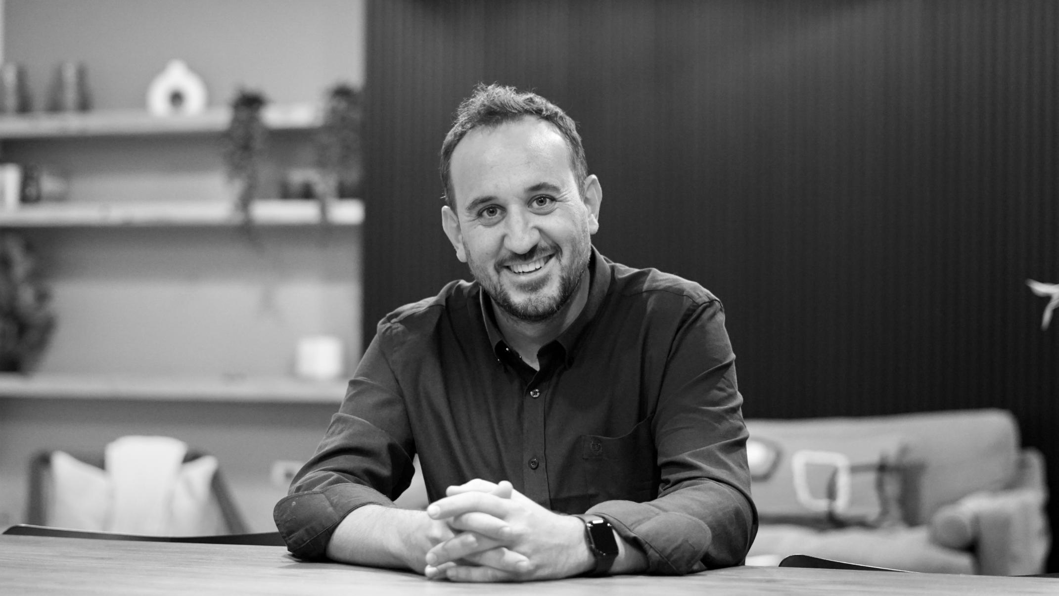 Santiago Arteaga Pérez, psicólogo clínico Magíster en Psicología Clínica